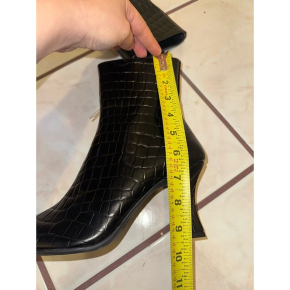 NWOB Gianni Bini Ankle Boots Croc-embossed Leather Boots Size 6.5 - Picture 10 of 11